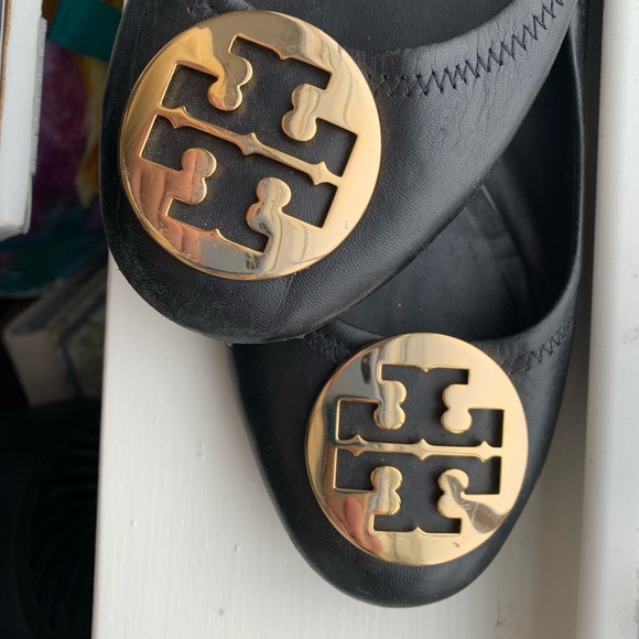 Tory Burch flats! Black with gold - Picture 2 of 3